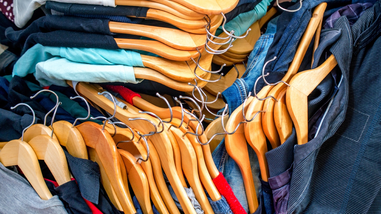 3 Tips To Packing Hangers (They Are So Annoying!)